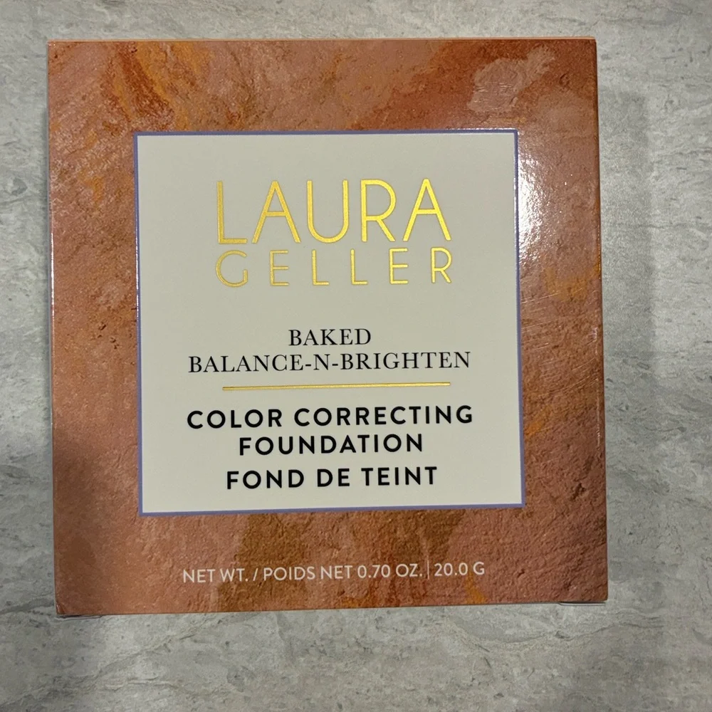 Laura Geller Baked Balance-n-Brighten in Fair - Picture 2 of 3